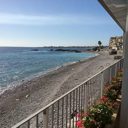 Ferienwohnung Taormina Stationhouse Exterior foto