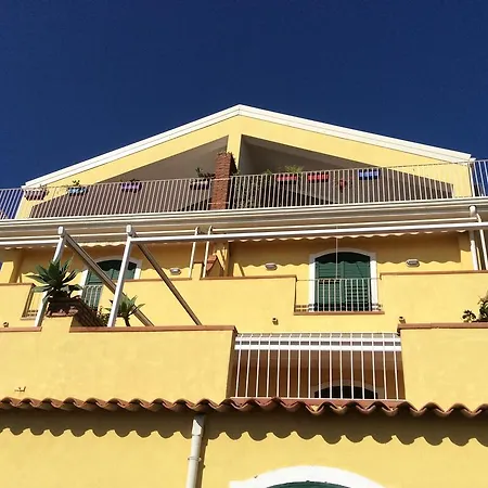 Ferienwohnung Taormina Stationhouse Exterior foto
