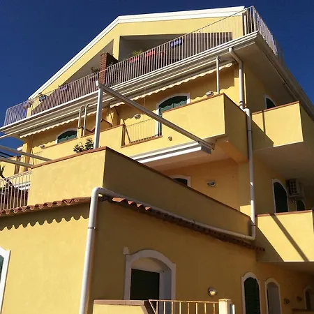 Ferienwohnung Taormina Stationhouse Exterior foto
