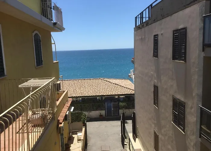 Taormina Stationhouse